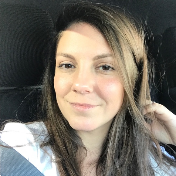 Meet your Posher! - Picture 2 of 3